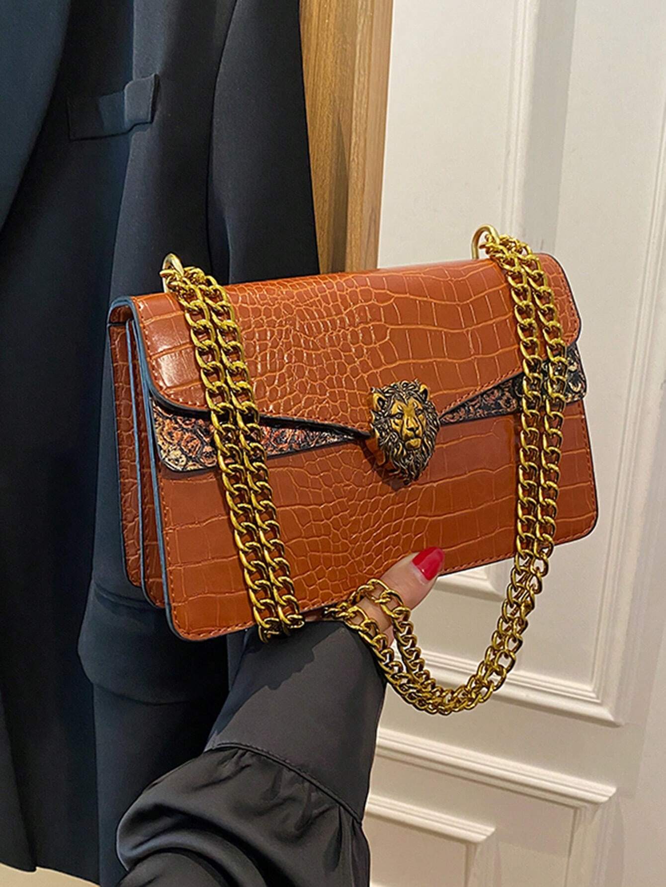 Women's Crocodile Pattern Vintage Chain Square Bag shein