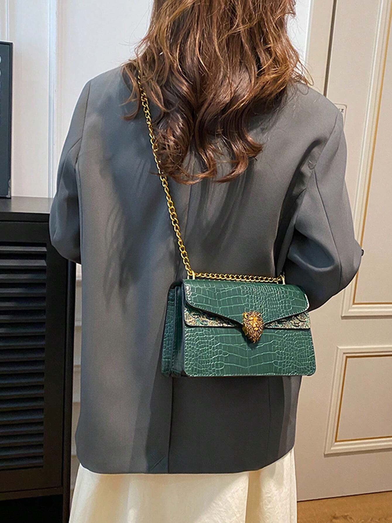 Women's Crocodile Pattern Vintage Chain Square Bag shein