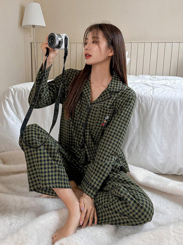 DAZY 2pcs Women's Plaid Embroidered Cartoon Print Loose Long Sleeve Top And Pants Pajama Set shein