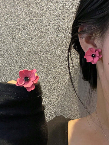 Flower Design Stud Earrings shein