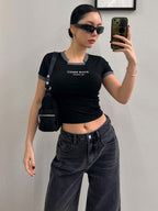 Women Asymmetric Contrast Trim Letter Graphic Short Sleeve T-Shirt shein
