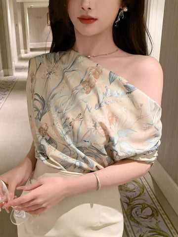 Women's Loose-Fit Blouse With All-Over Floral Print