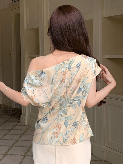 Women's Loose-Fit Blouse With All-Over Floral Print shein