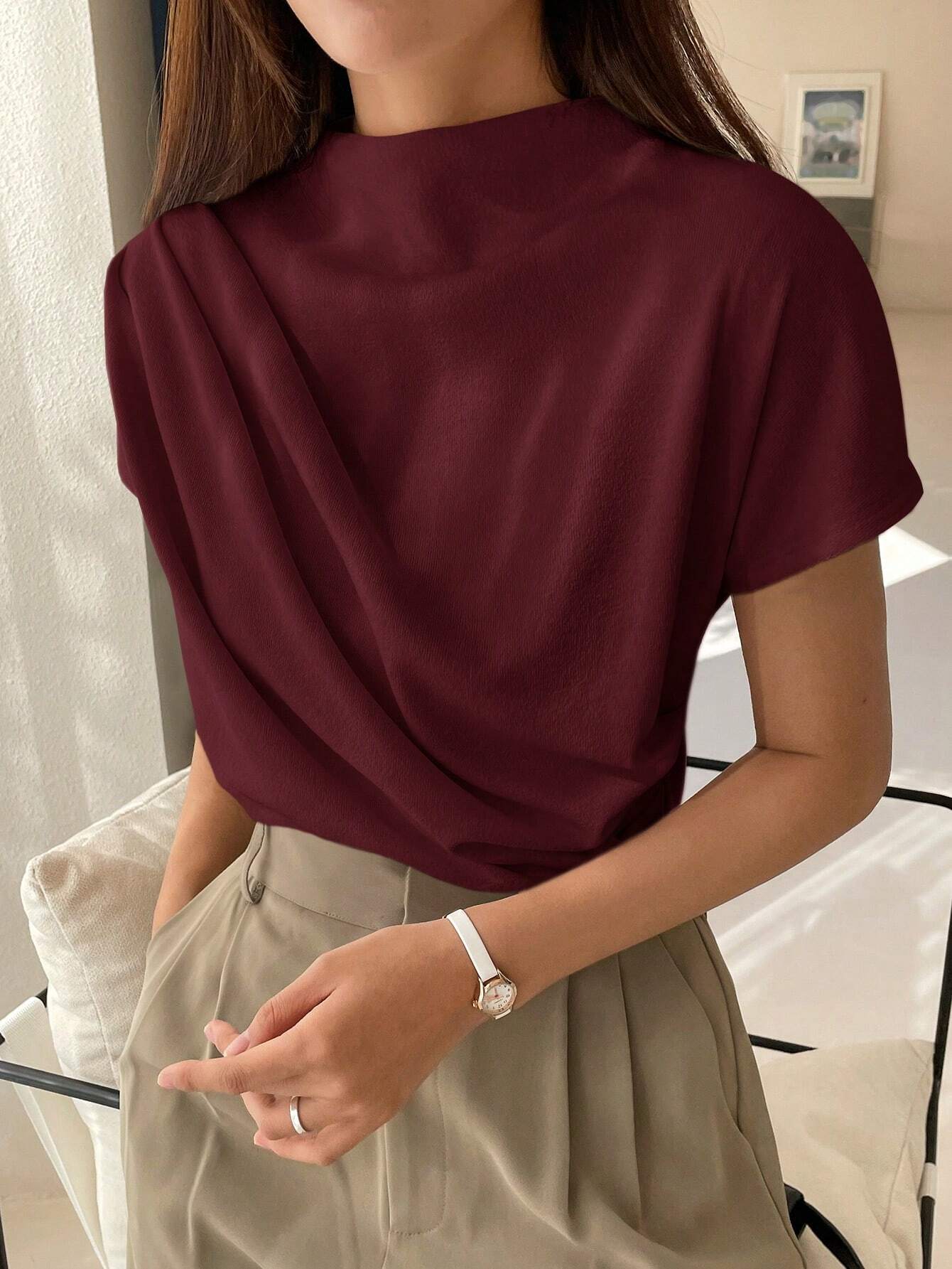 DAZY Solid Batwing Sleeve Ruched Detail Tee shein