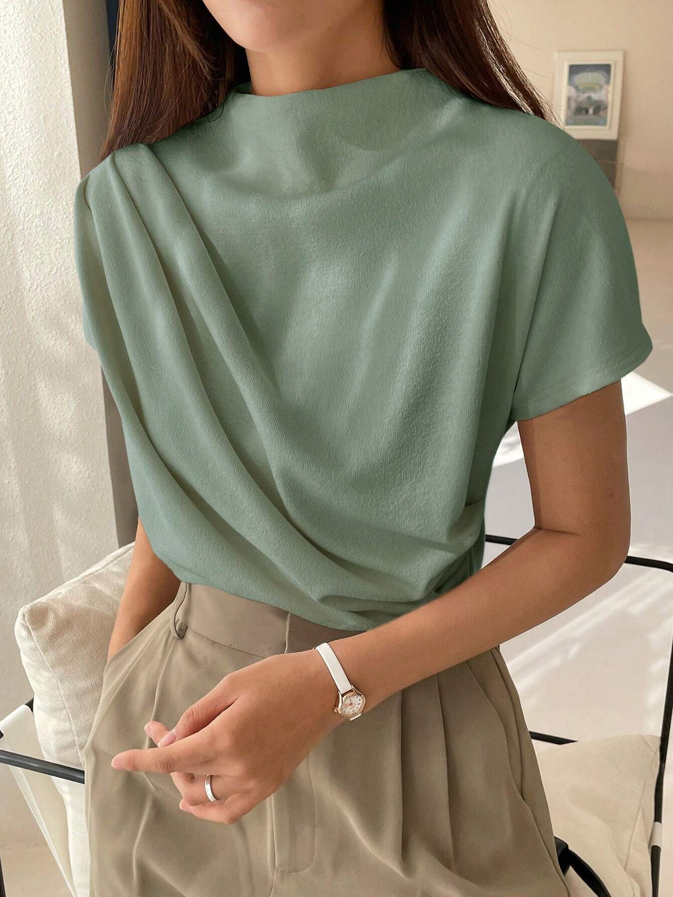 DAZY Solid Batwing Sleeve Ruched Detail Tee shein