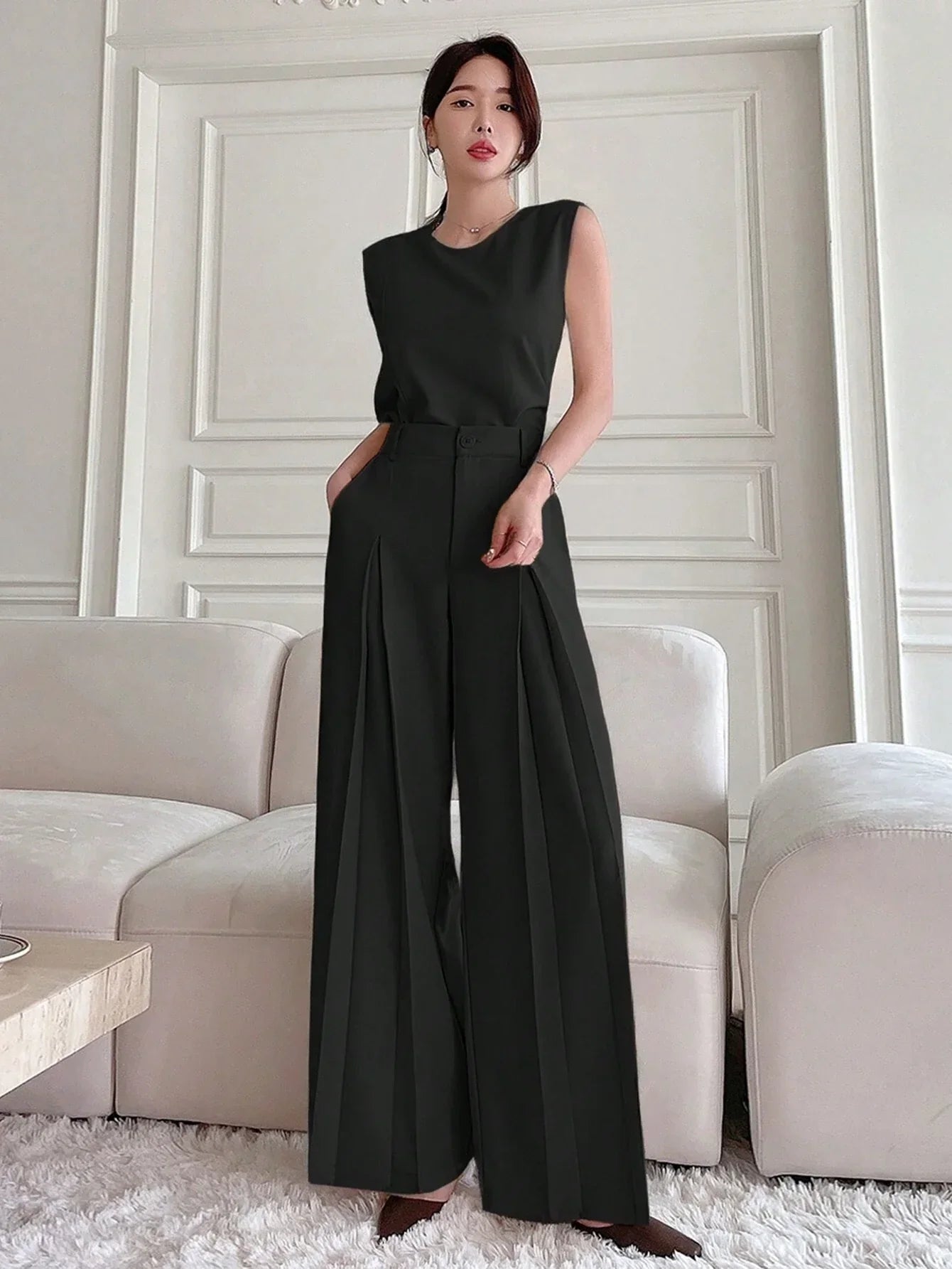 DAZY 2pcs Solid Color Round Neck Slit Sleeveless Top & Wide Leg Pants Set shein