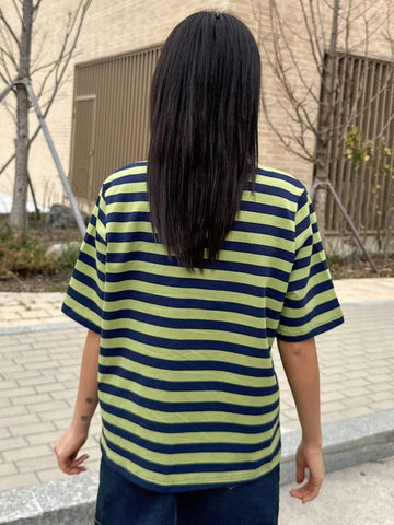 DAZY Striped Print Half Zip Tee shein