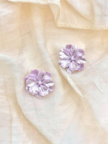 Flower Design Stud Earrings shein