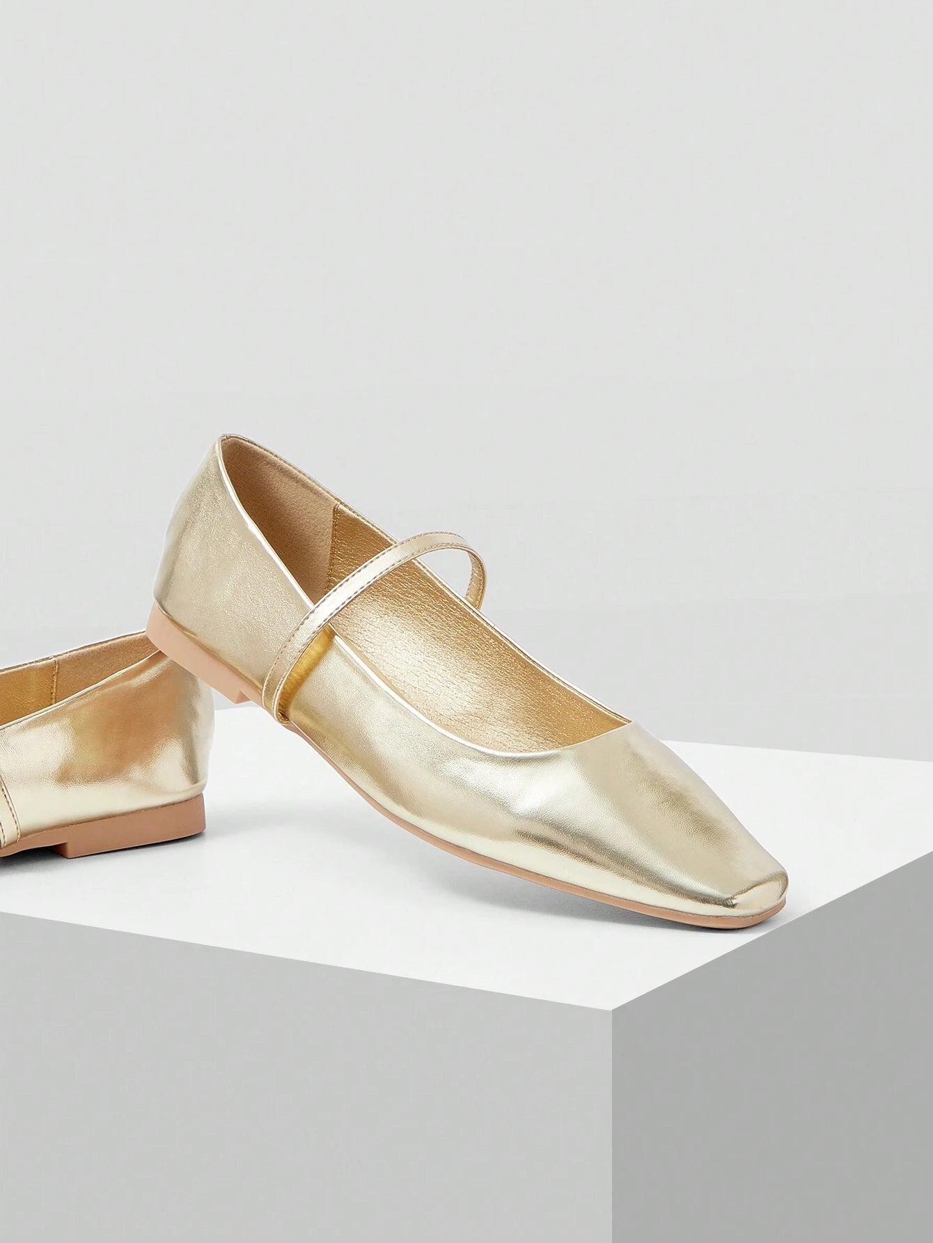 MOTF PREMIUM WOMEN COMFORTABLE SIMPLE AND VERSATILE FLAT SHOES shein
