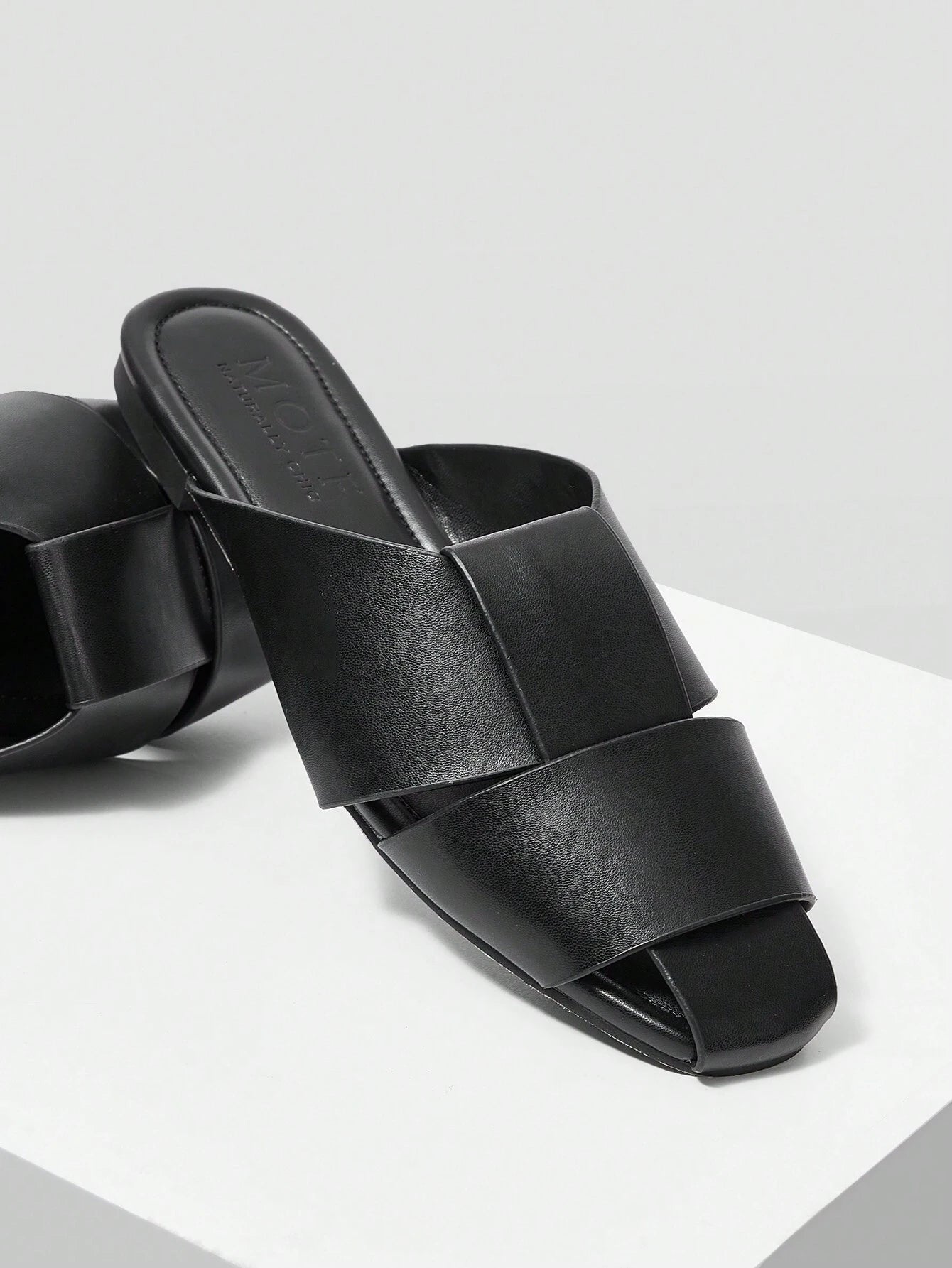 MOTF PREMIUM COMFORTABLE CASUAL FLAT SHOES shein