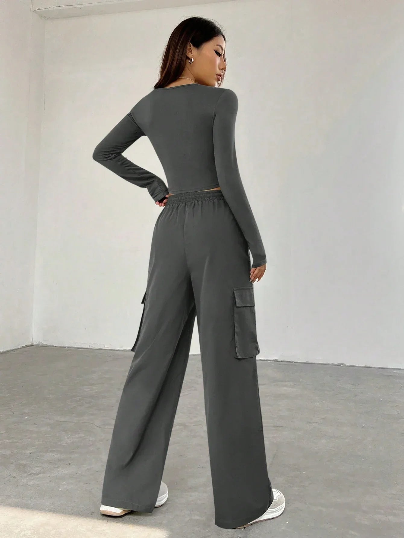 EZwear Women's Letter Print Fleece Long Sleeve T-Shirt And Cargo Pants Outfit shein