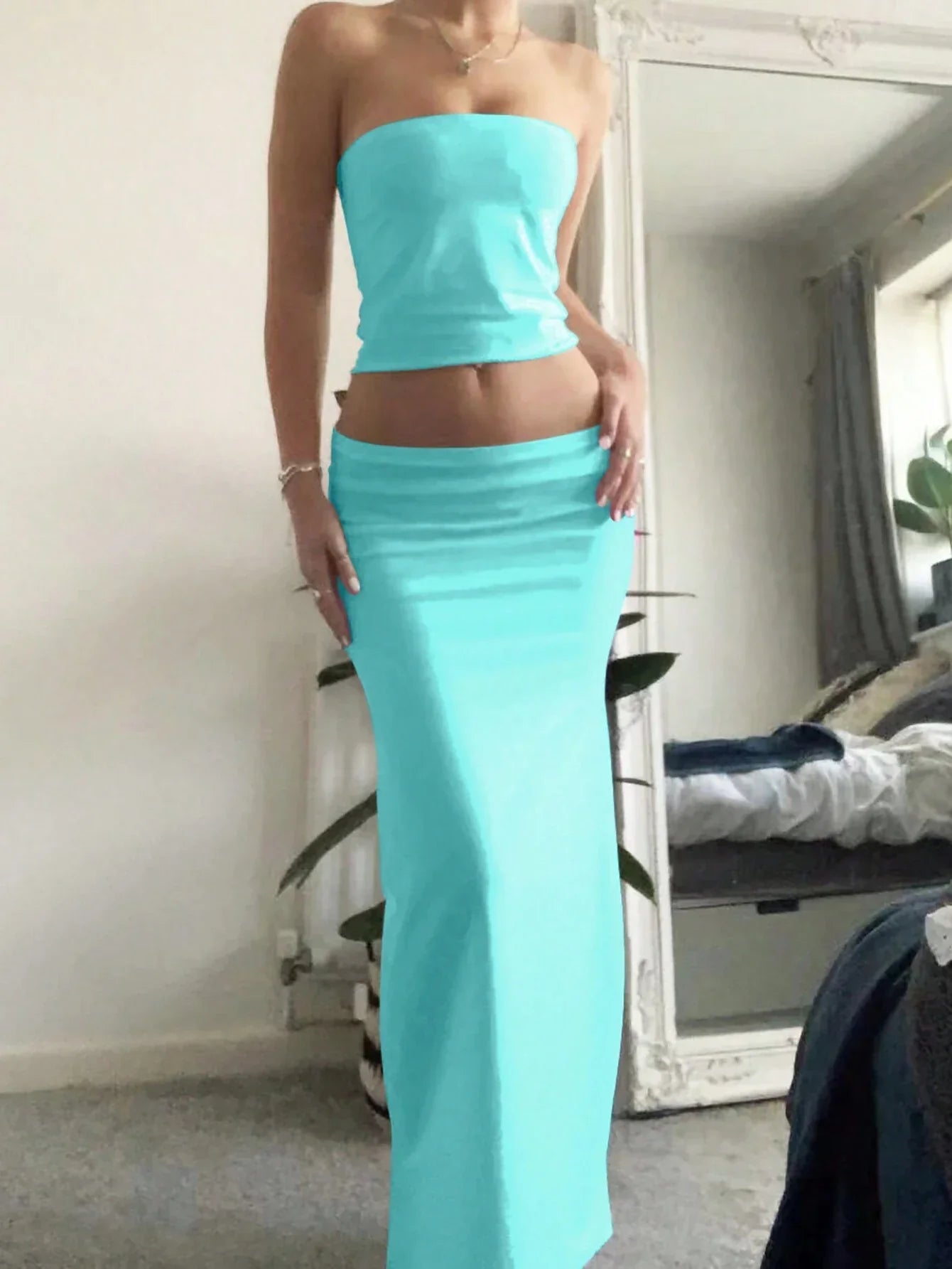 EZwear Ladies' Solid Color Simple Daily Strapless Top And Skirt shein