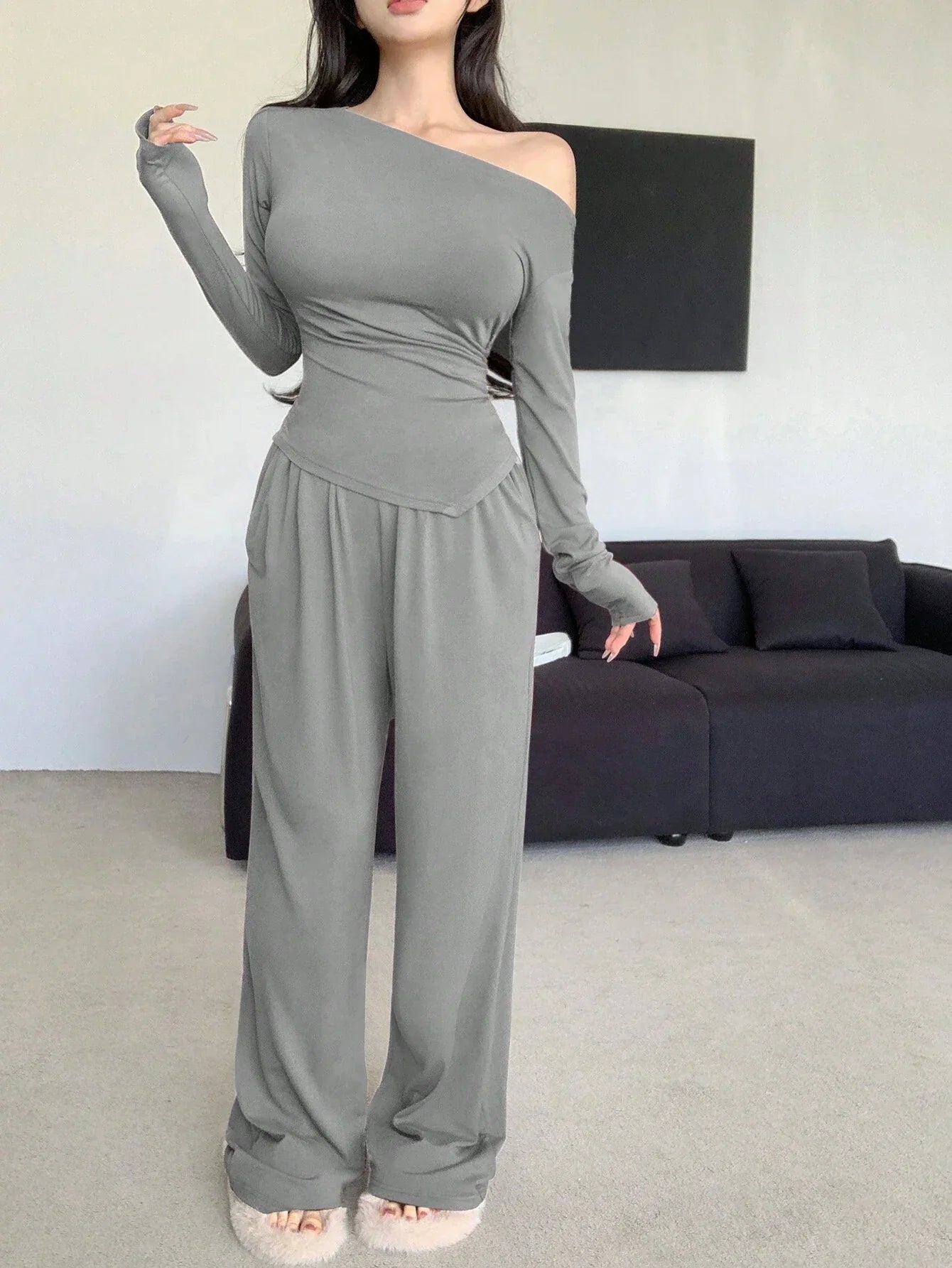 DAZY Women's Irregular Shoulder Ruched T-Shirt And Wide-Leg Pants Set shein