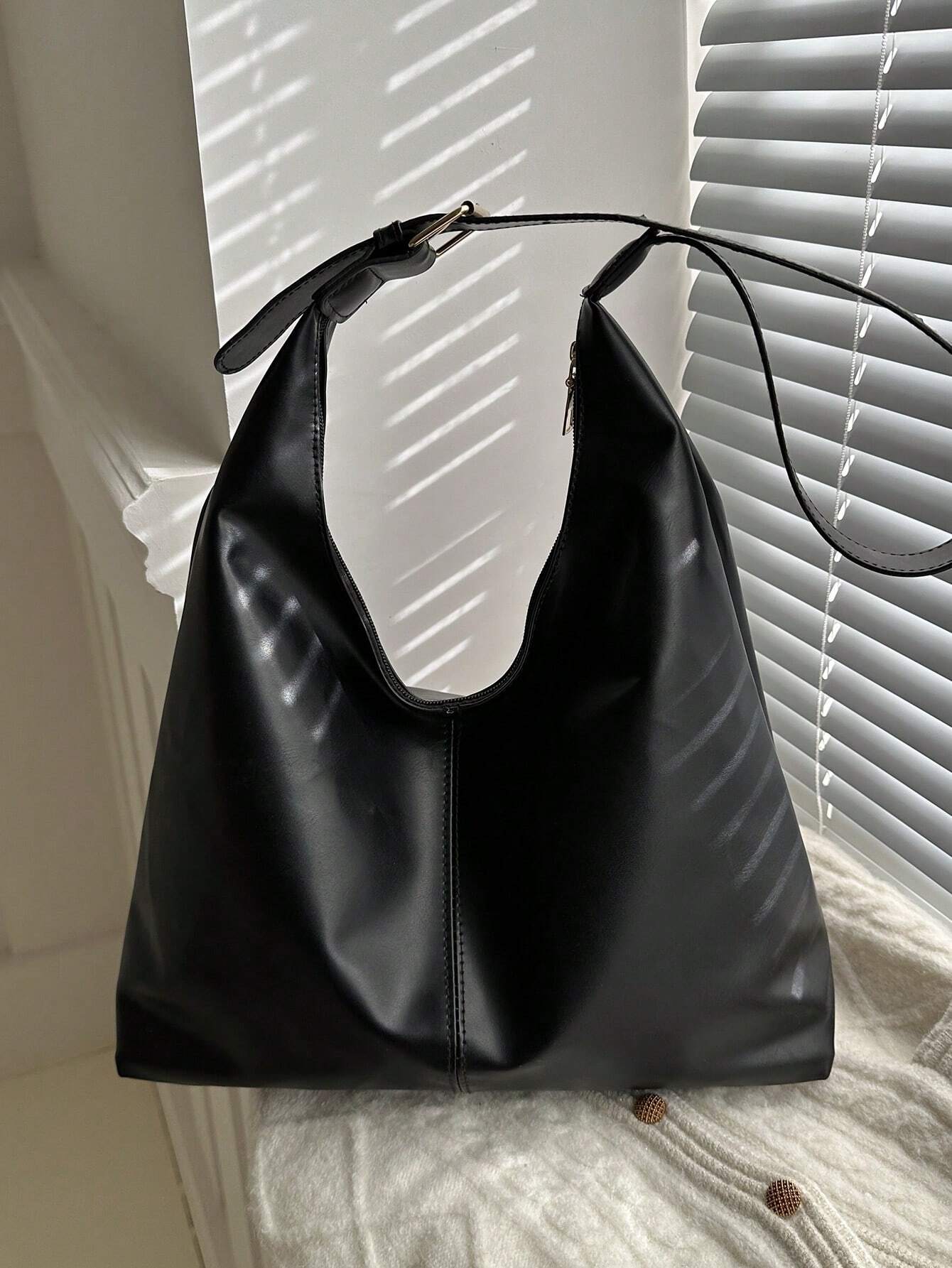 New Fashion All-Match Texture Solid Color PU Shoulder Bag shein