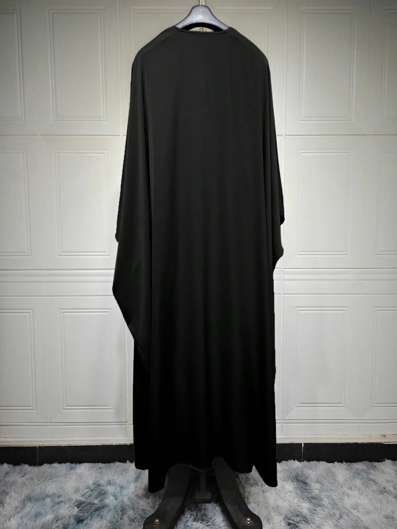 Elegant And Minimalist Soft Light Woven Batwing Sleeve Abaya shein