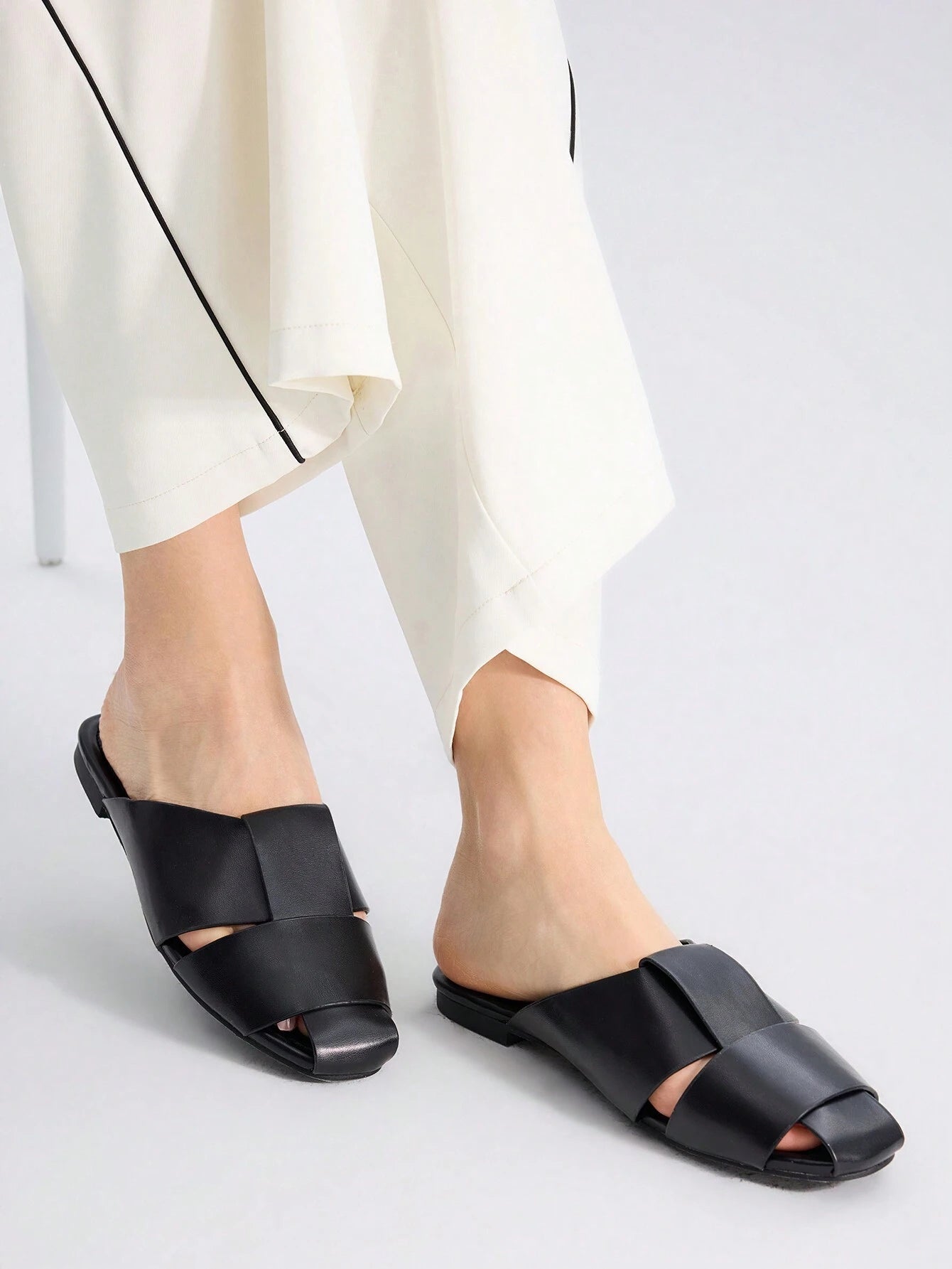 MOTF PREMIUM COMFORTABLE CASUAL FLAT SHOES shein