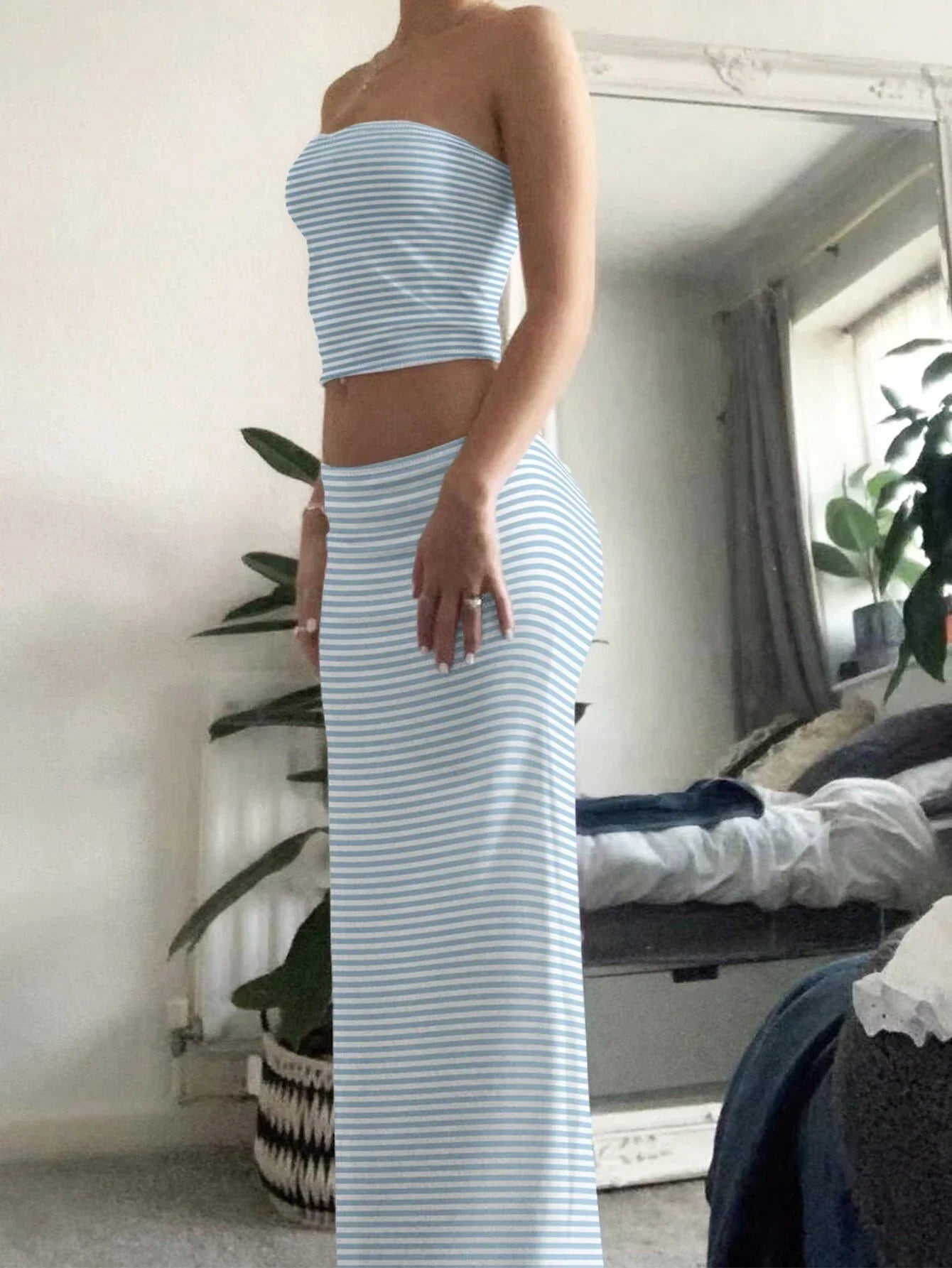 EZwear Ladies' Solid Color Simple Daily Strapless Top And Skirt shein