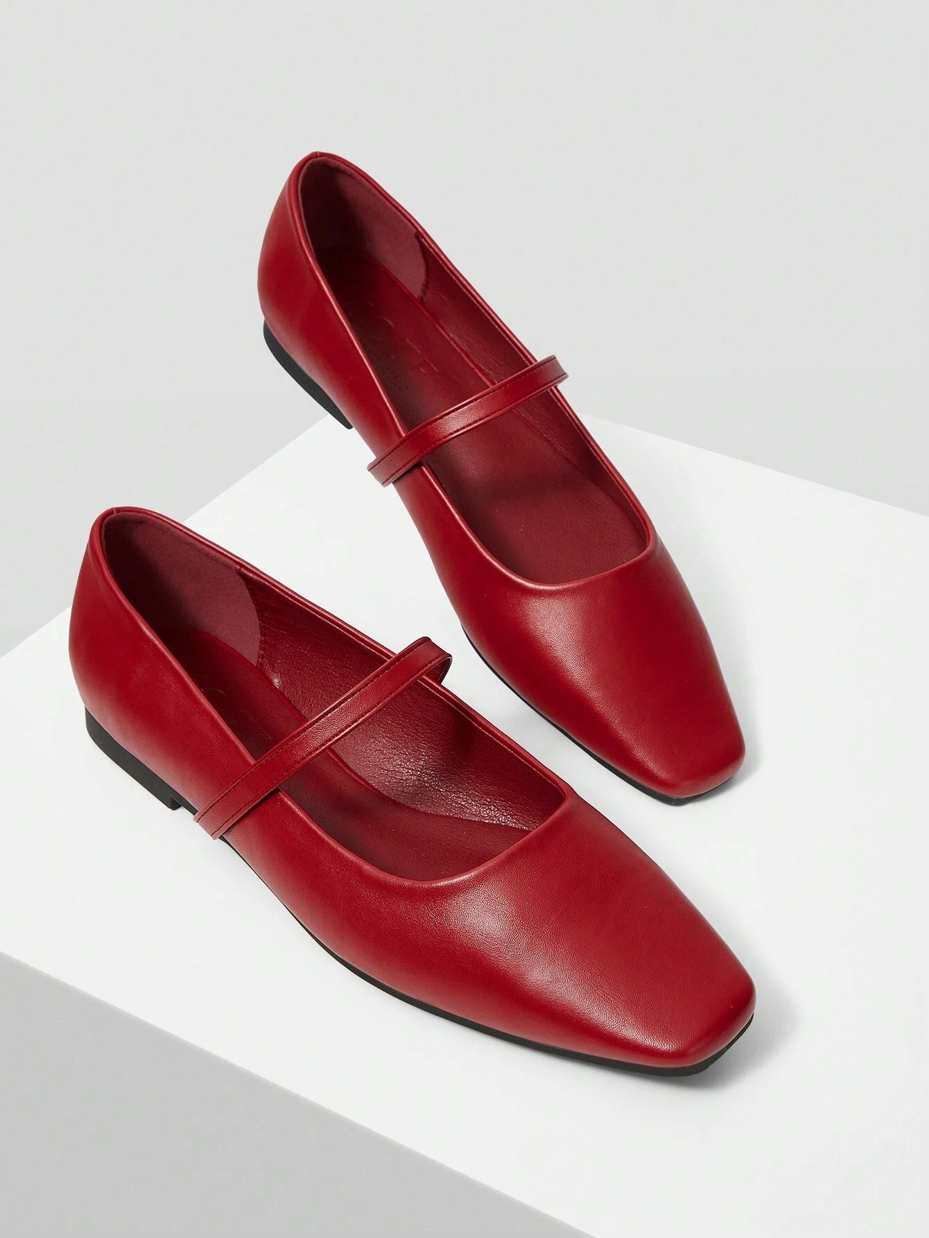 MOTF PREMIUM WOMEN COMFORTABLE SIMPLE AND VERSATILE FLAT SHOES shein