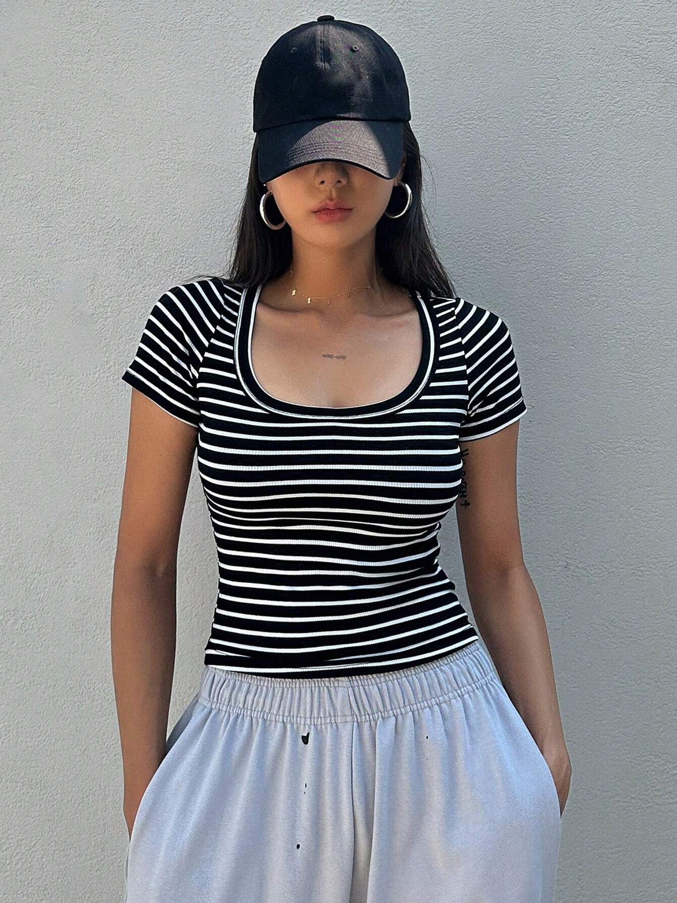 DAZY Crop Short Sleeve T-Shirt