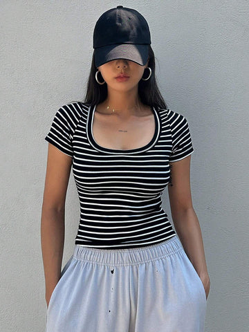 DAZY Crop Short Sleeve T-Shirt