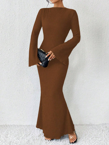 Rafferiza Solid Color Long Bell Sleeve Women's Dress