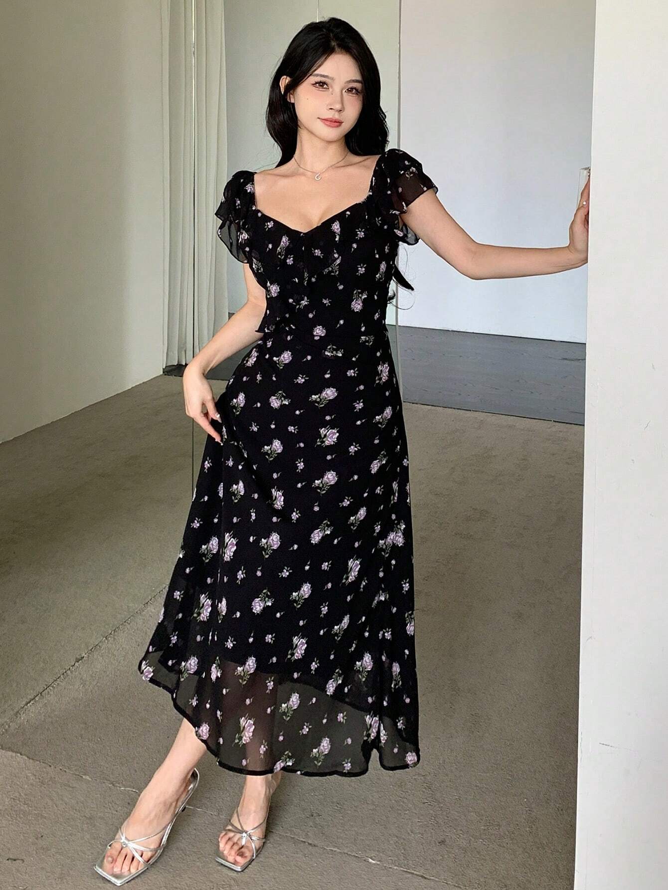 DAZY Women's Sweetheart Neck Floral Printed Dress With Ruffle Hem shein
