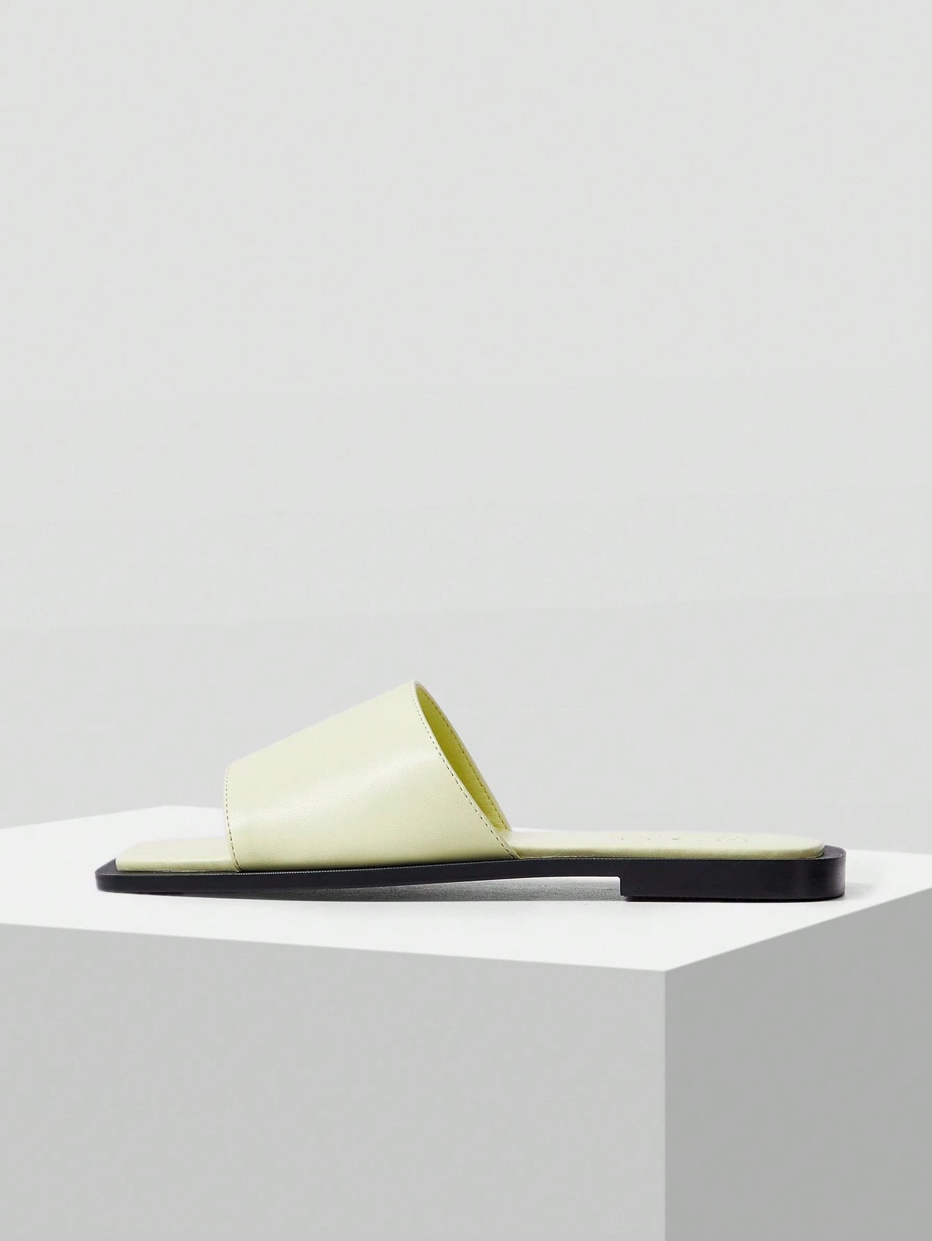 MOTF PREMIUM SQUARE TOE MINIMALIST TWO TONE MULE FLAT SANDALS shein