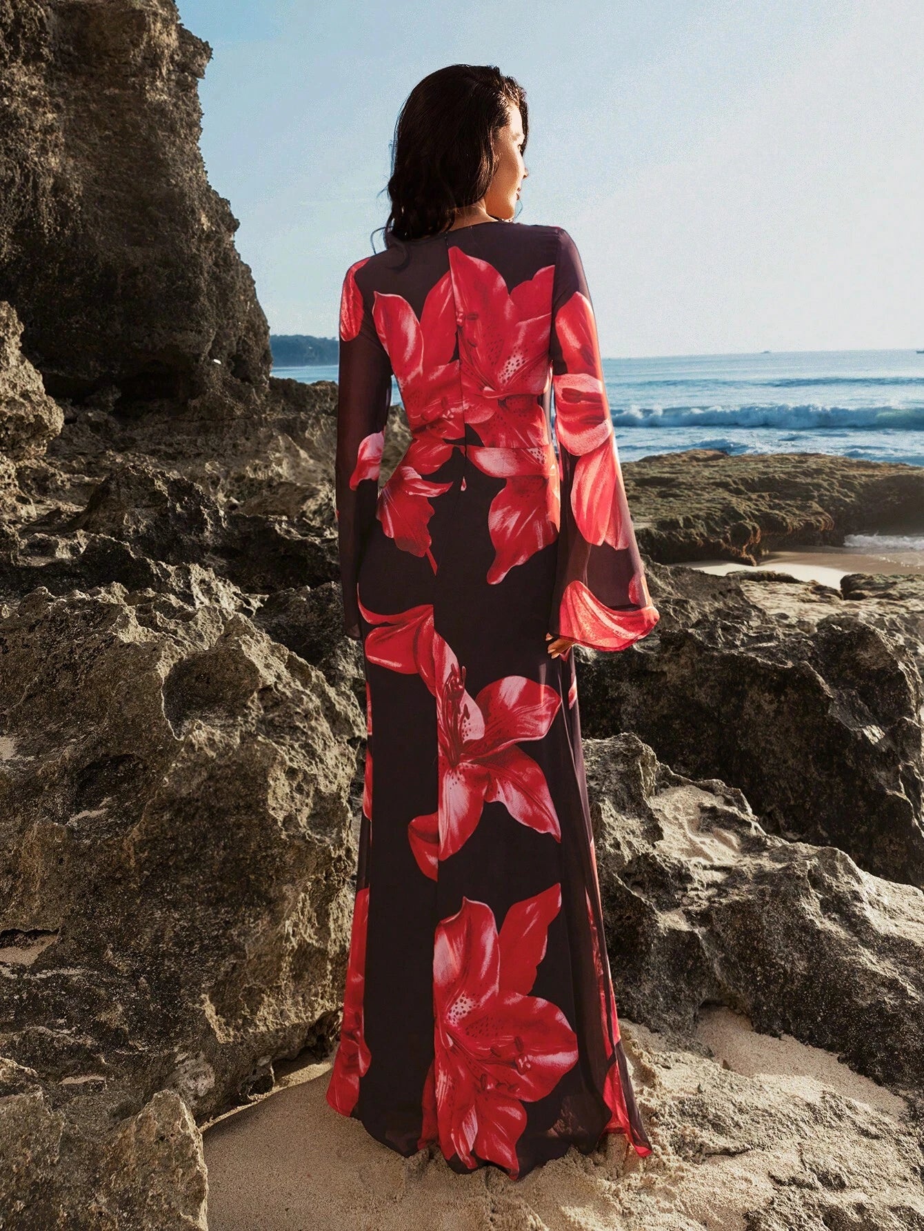 Opulessa Women Vacation Floral Print Plunge Neck Long Sleeve Dress shein