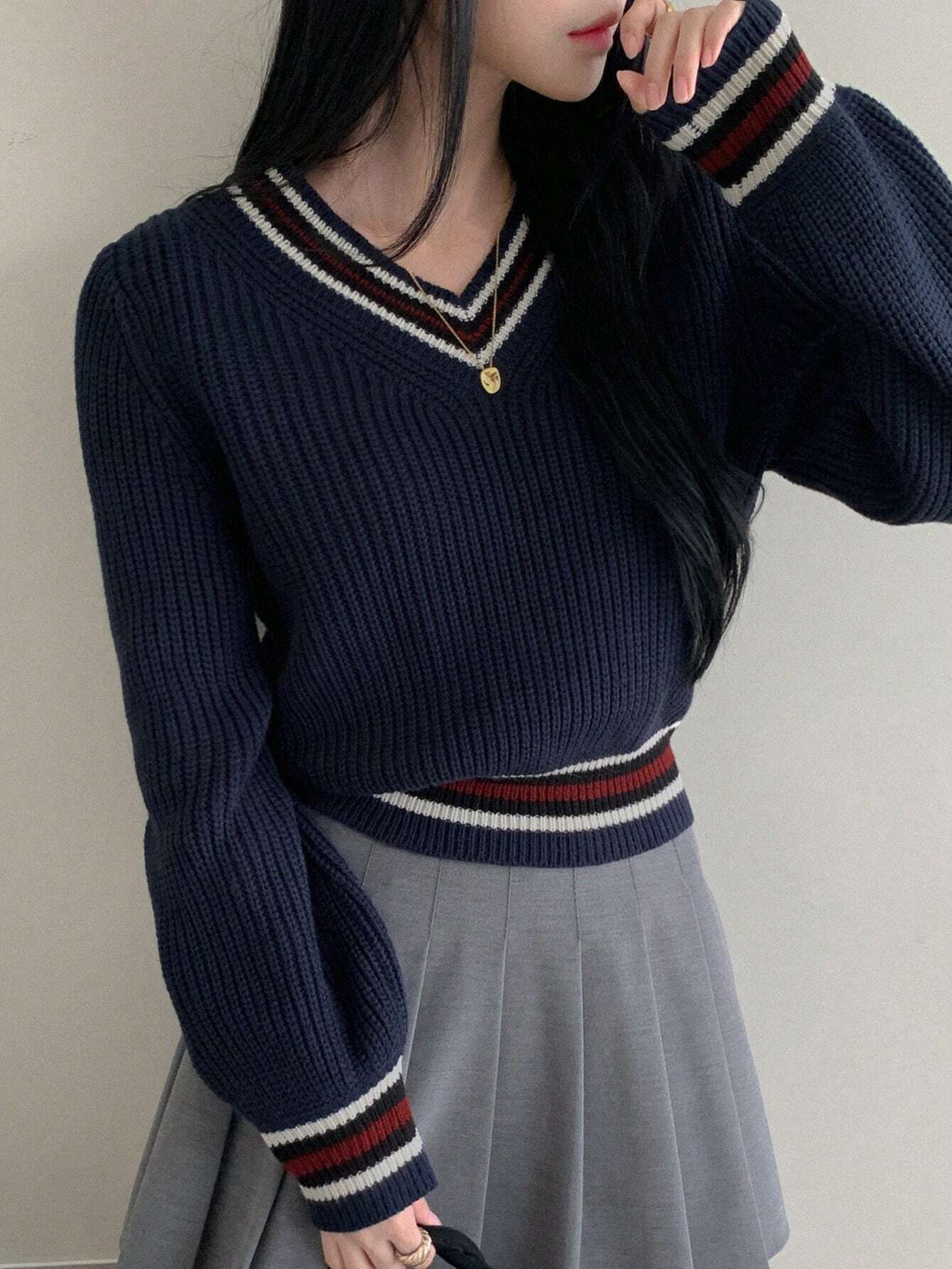 DAZY Color Block V-Neck Casual Women Sweater shein