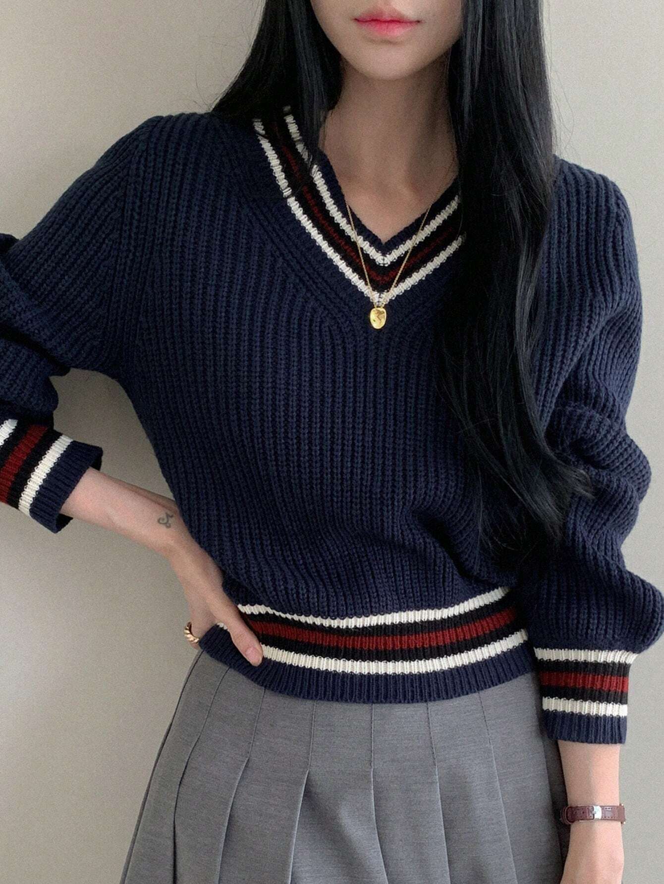 DAZY Color Block V-Neck Casual Women Sweater shein