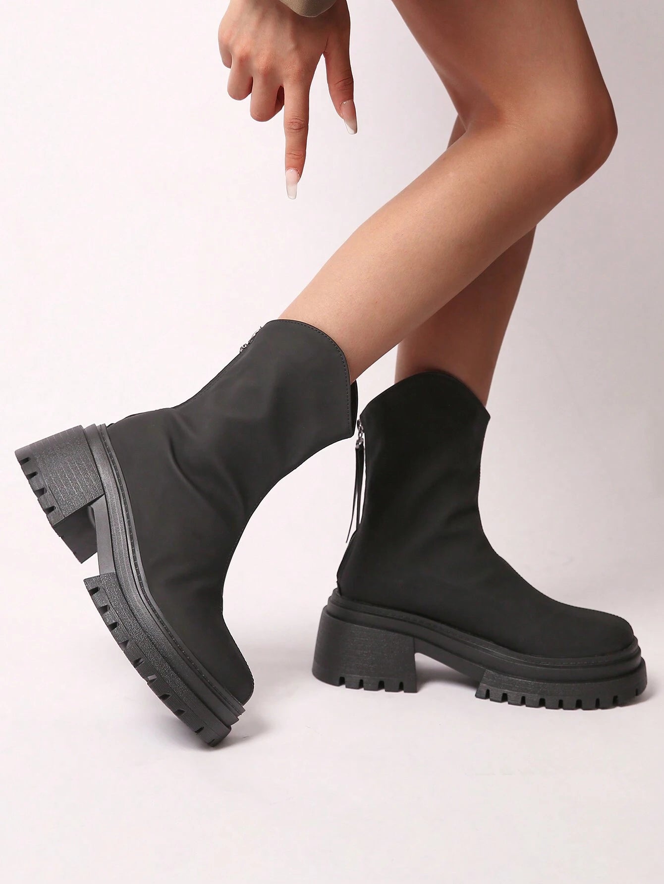 Chelsea Platform Round Toe Low-Top Elegant Versatile Commute Fashion Boots For Women shein