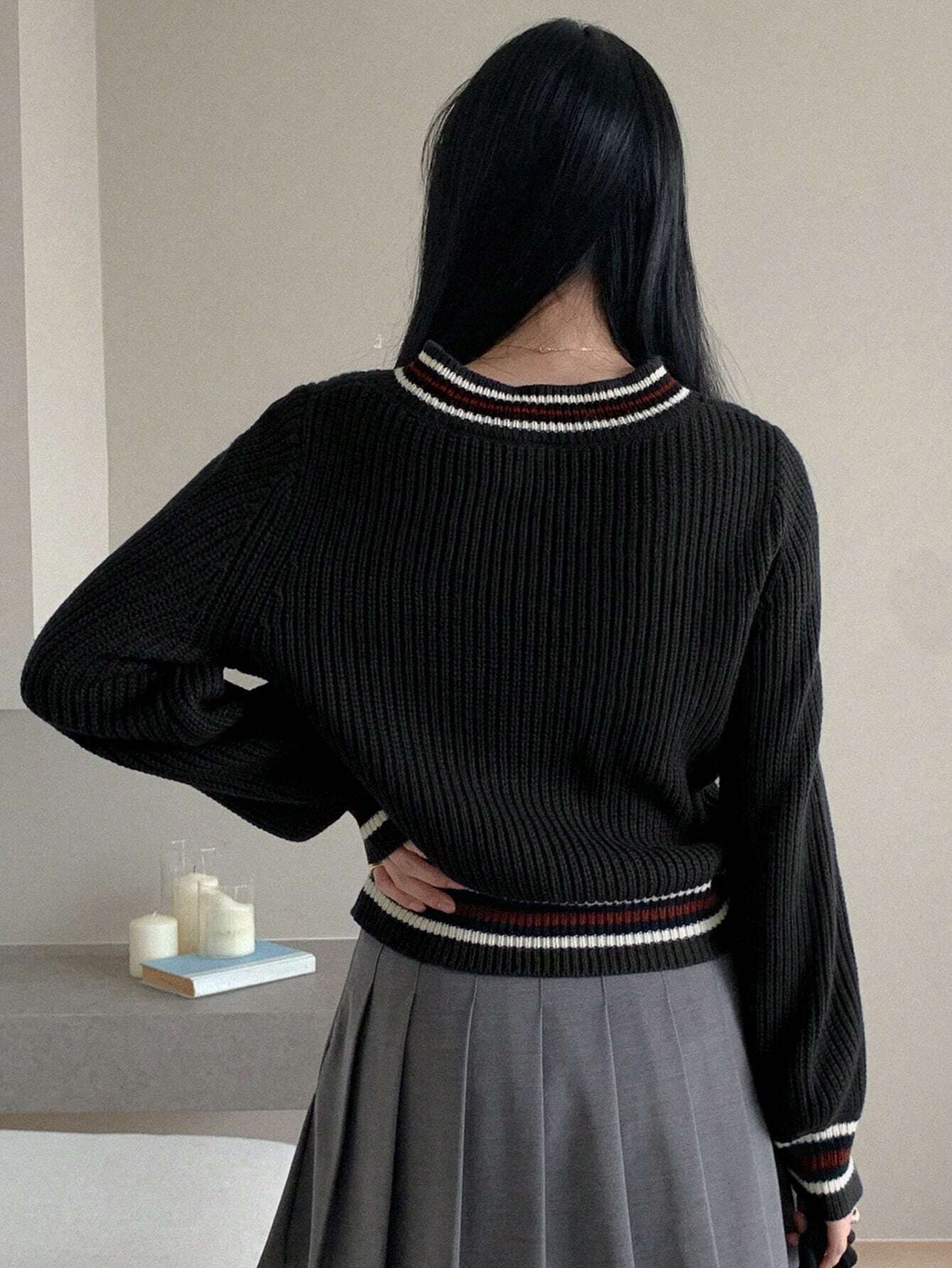 DAZY Color Block V-Neck Casual Women Sweater shein