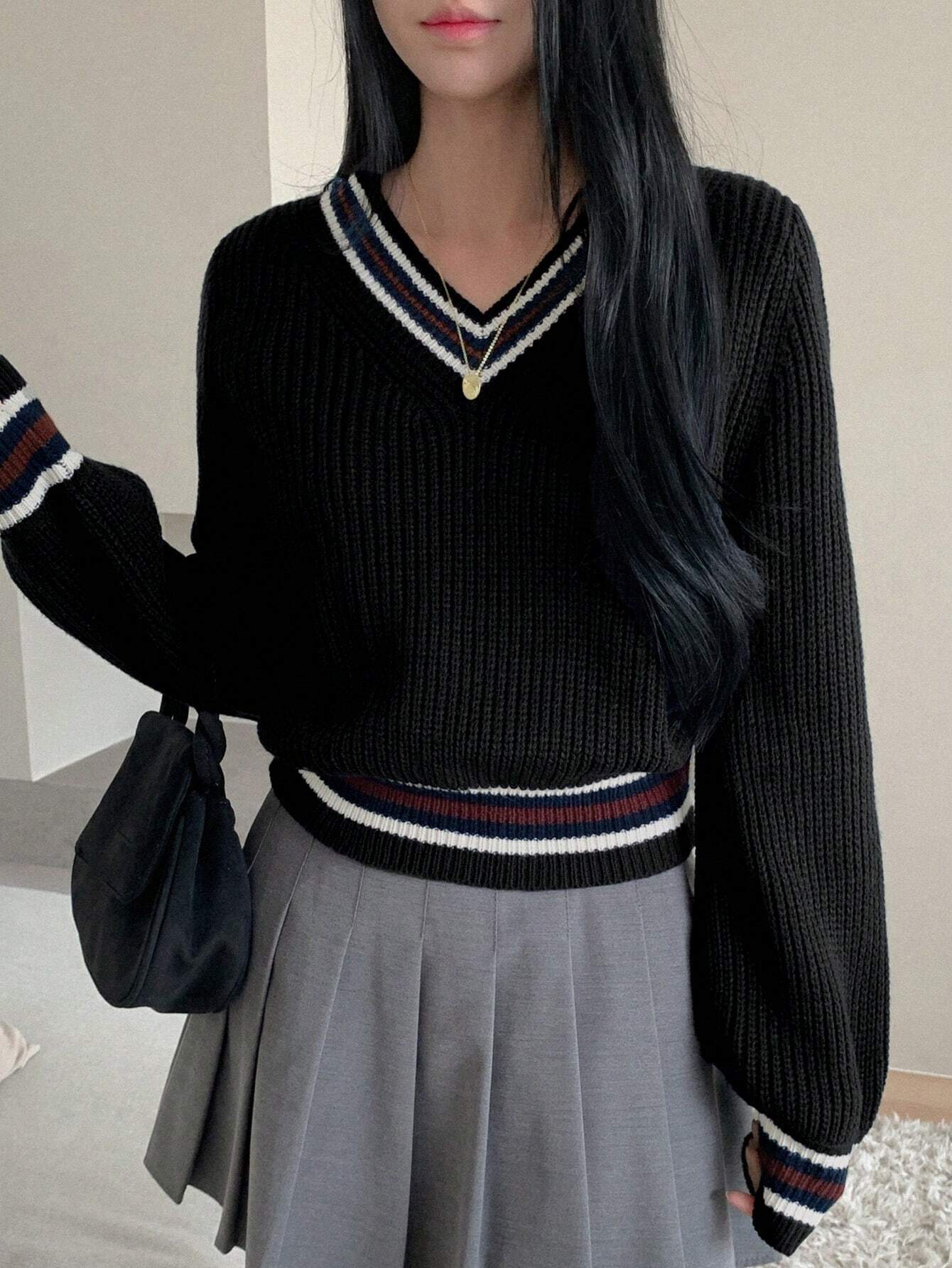 DAZY Color Block V-Neck Casual Women Sweater shein