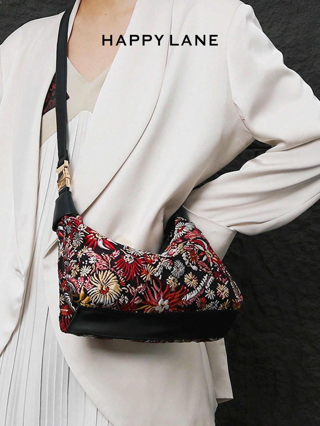 Luxurious Embroidered Floral Vintage-Style Handbag shein