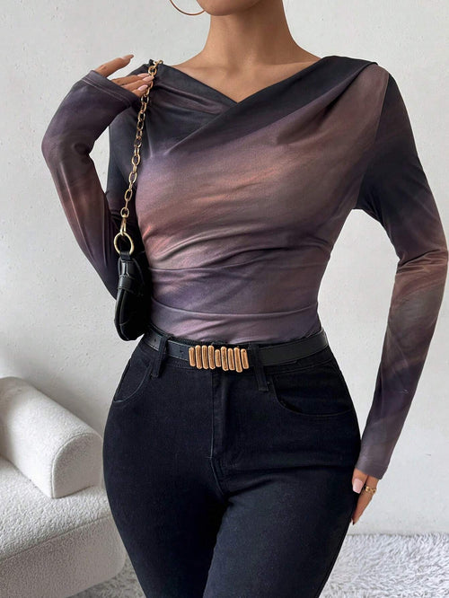 Privé 1pc Women Tie-Dye Floral Print V-Neck Slim Fit Knit Top shein