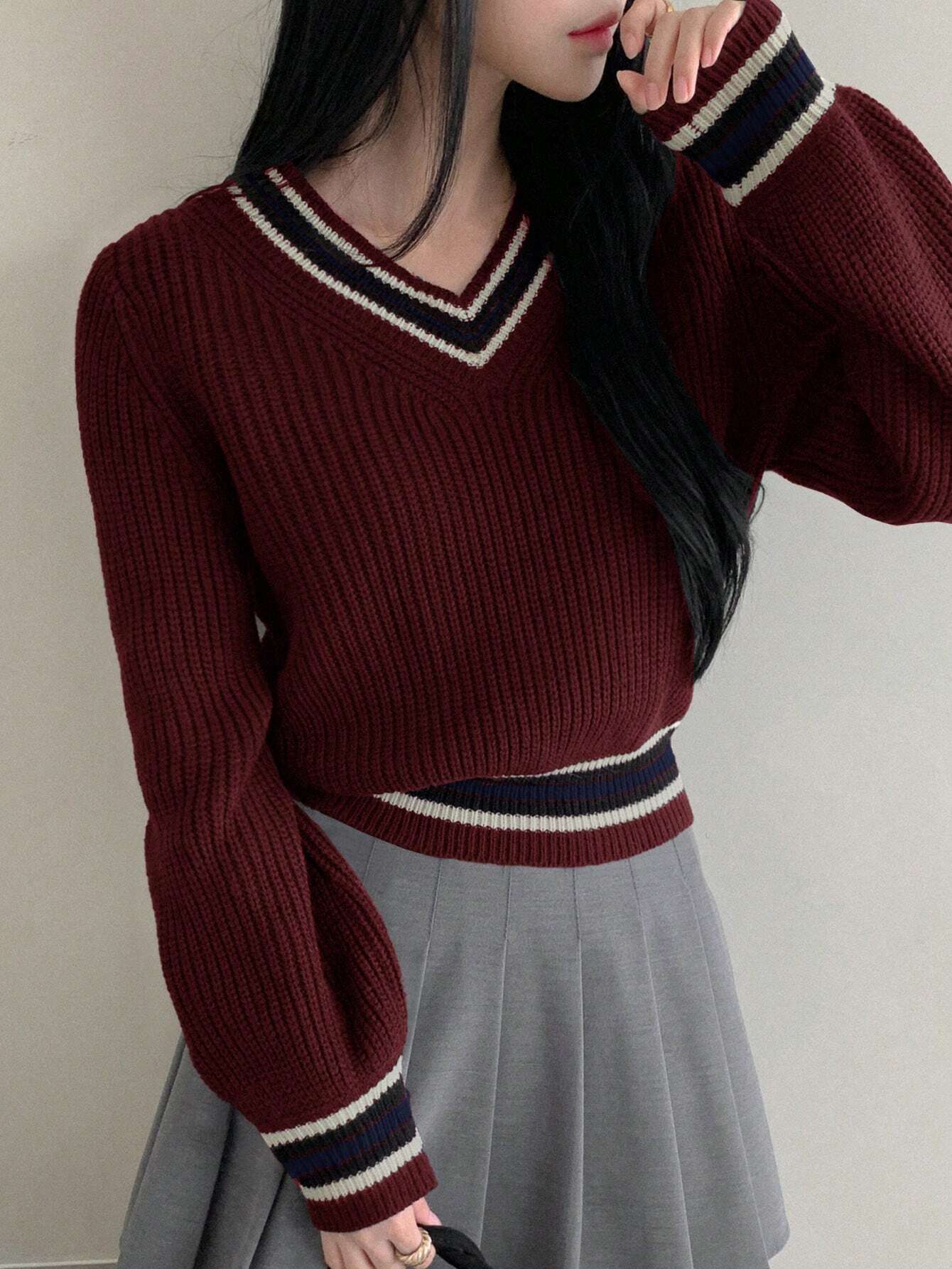 DAZY Color Block V-Neck Casual Women Sweater shein