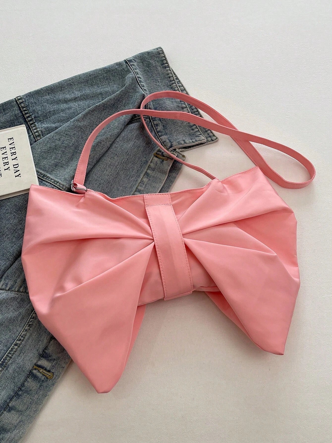 Bow Tie Shape Large Capacity Novelty Bag shein