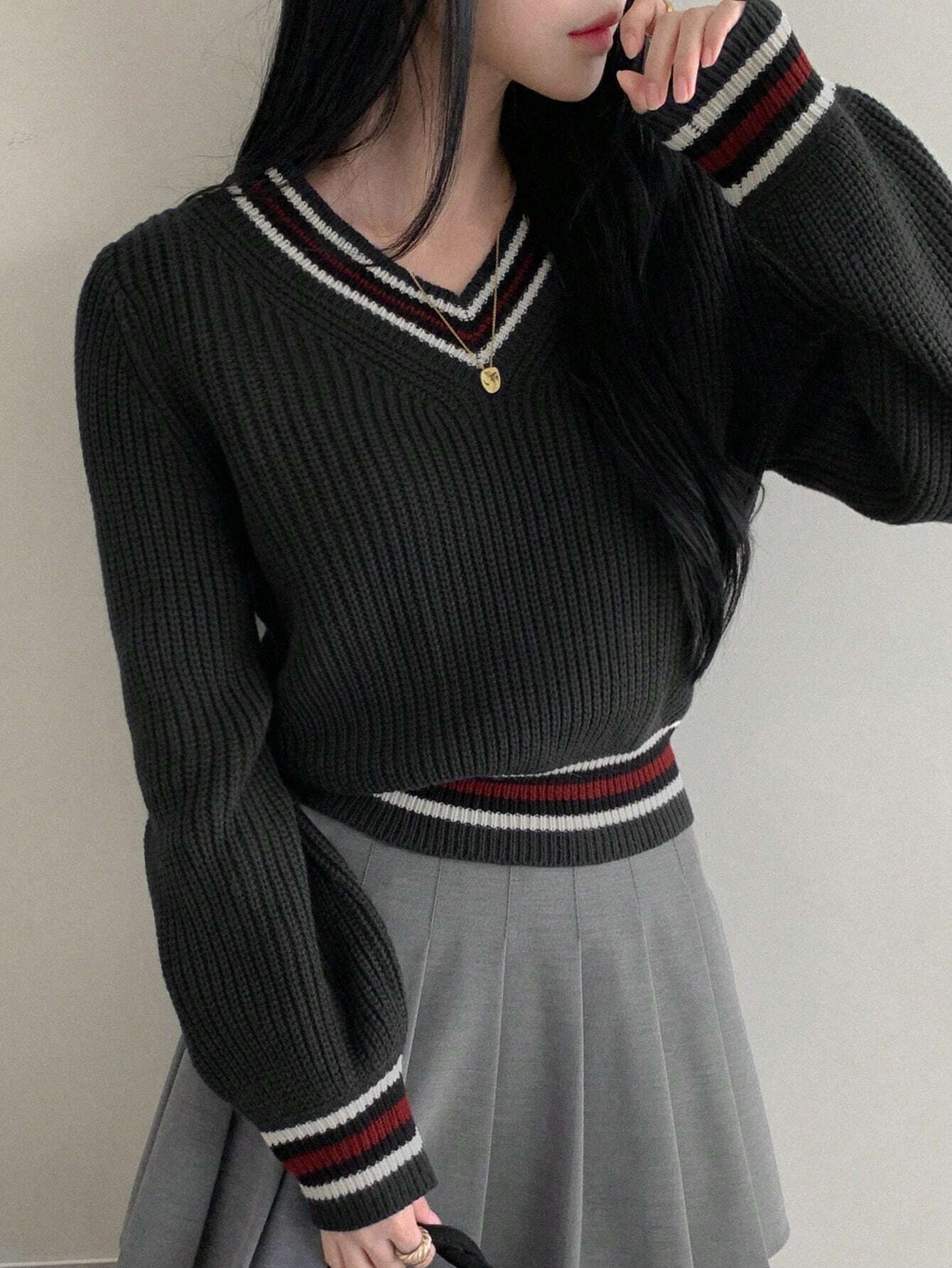 DAZY Color Block V-Neck Casual Women Sweater shein