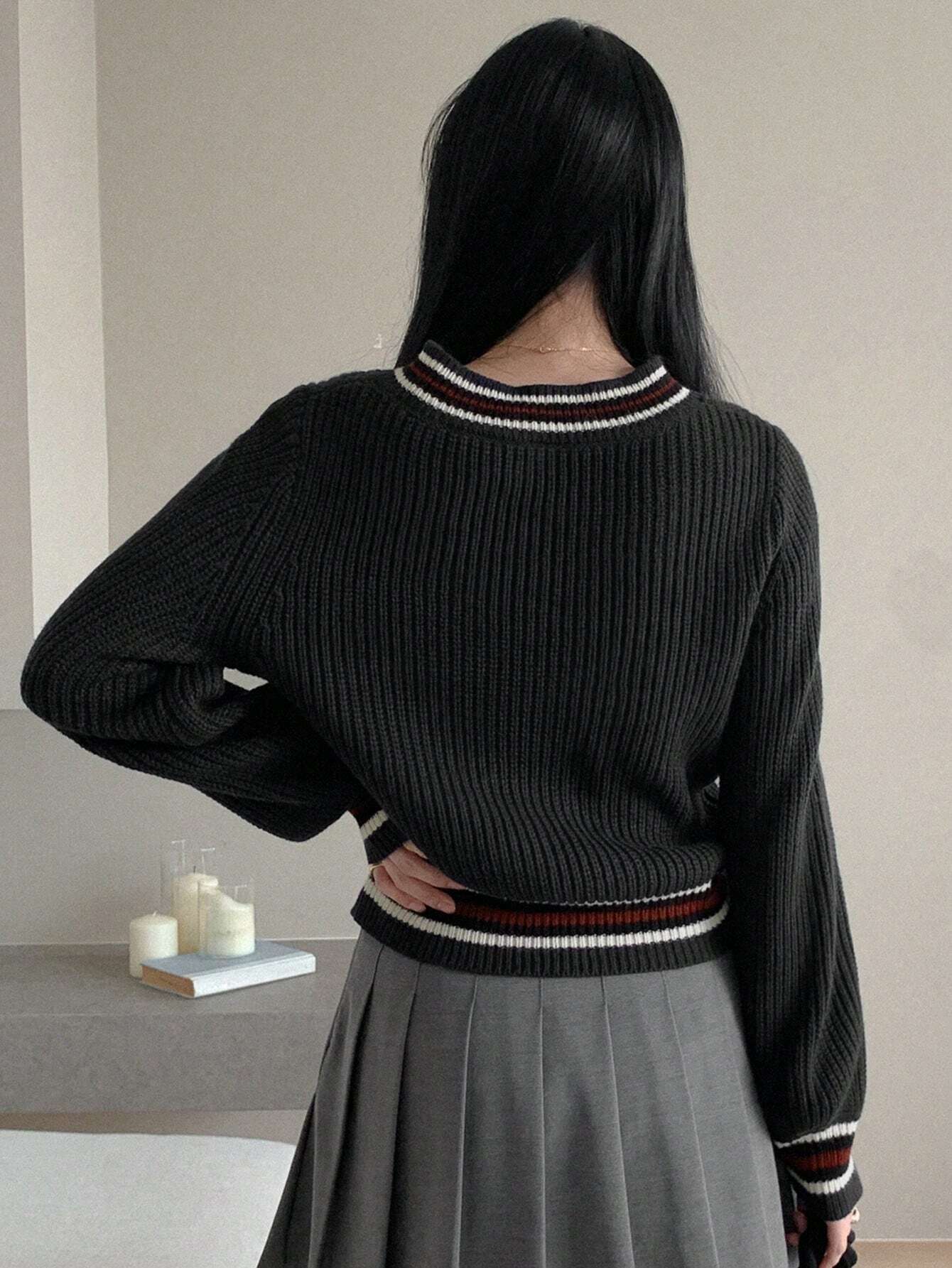 DAZY Color Block V-Neck Casual Women Sweater shein