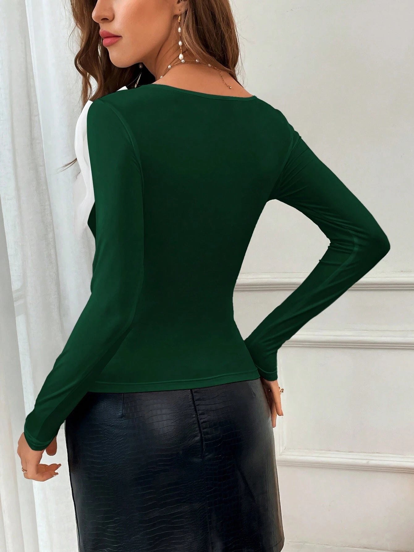 Privé Women's Round Neck Oversized Bow Decor Long Sleeve Fitted Elegant Gentle Sweet T-Shirt shein