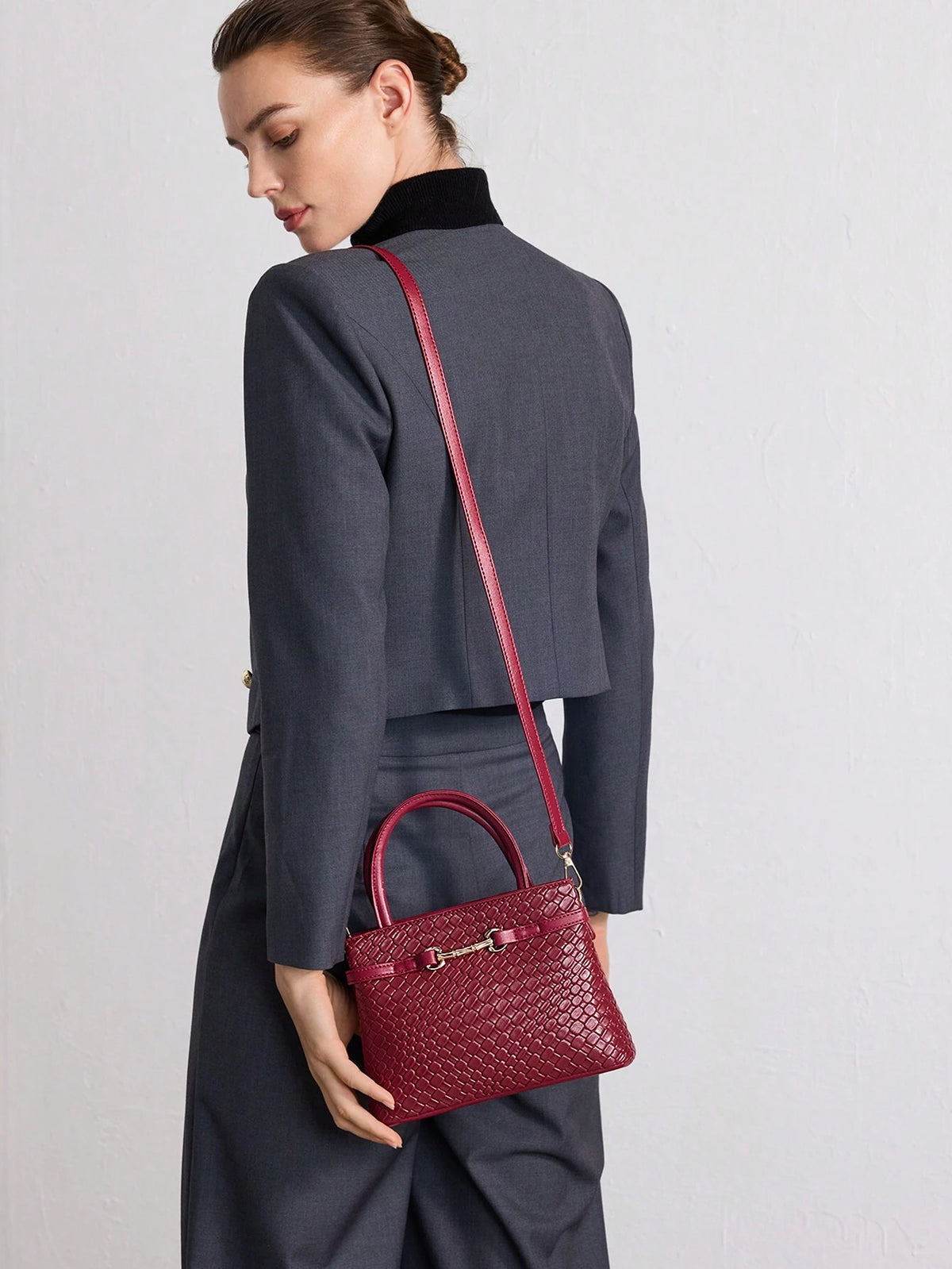 MOTF PREMIUM LADIES COMMUTER CHIC SOLID COLOR CROCODILE EMBOSSED METAL BUCKLE DECOR HANDBAG shein