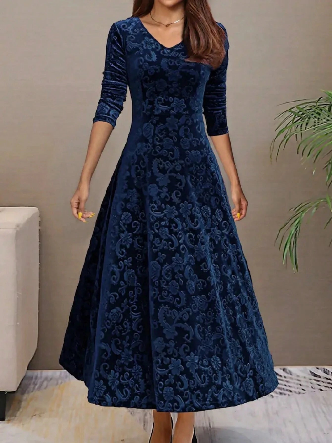 Floral Print Square Neck Velvet Long Sleeve Dress shein