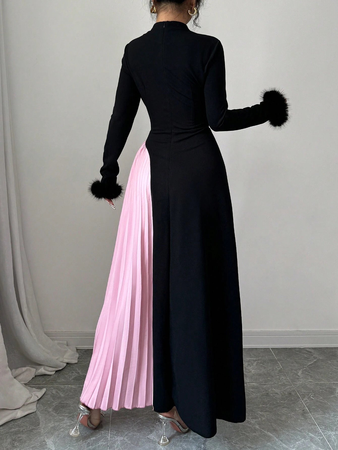 Modely Women's Elegant Knitted Black Color Block Pleated A-Line Dress Maxi shein