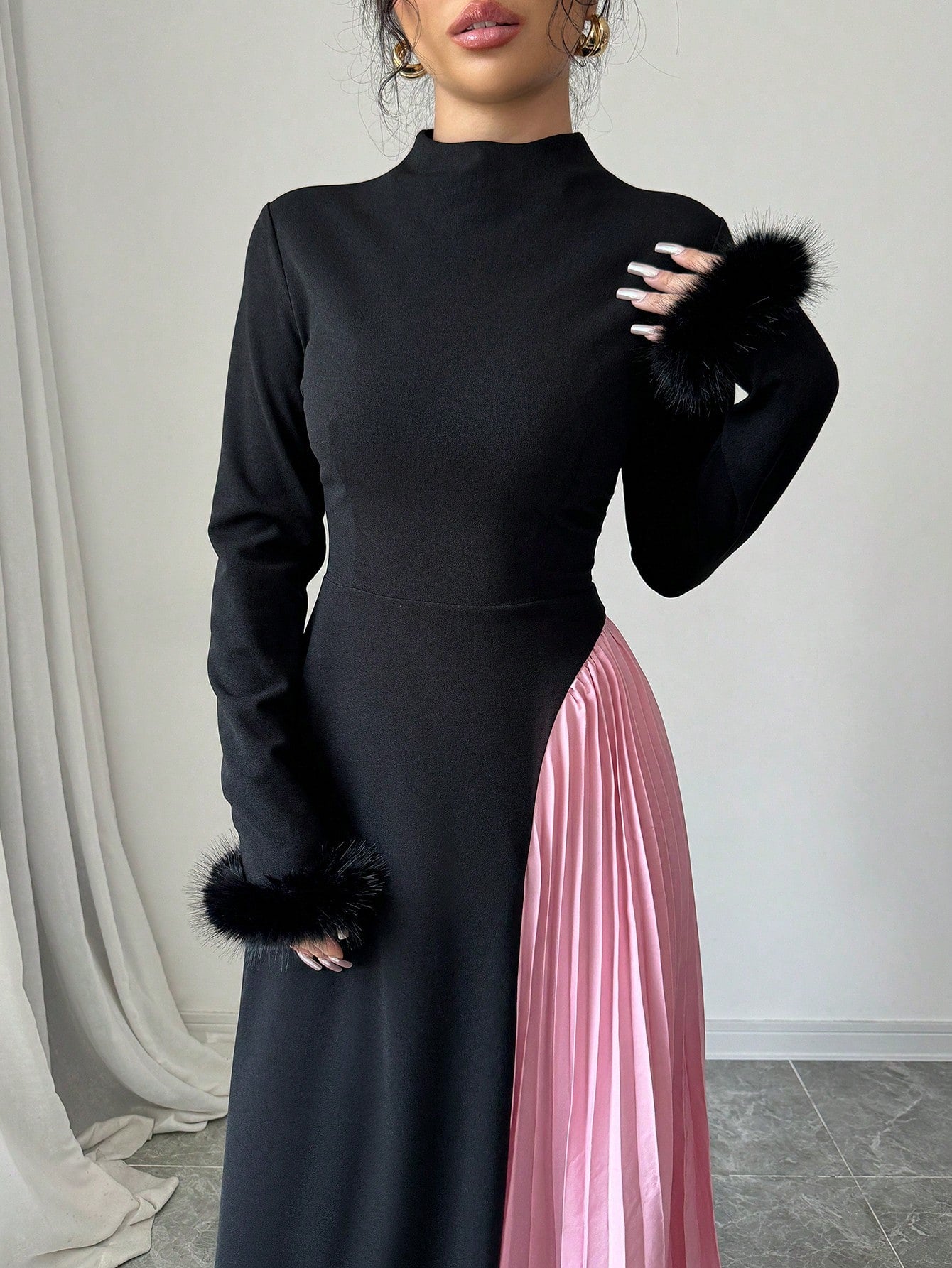 Modely Women's Elegant Knitted Black Color Block Pleated A-Line Dress Maxi shein