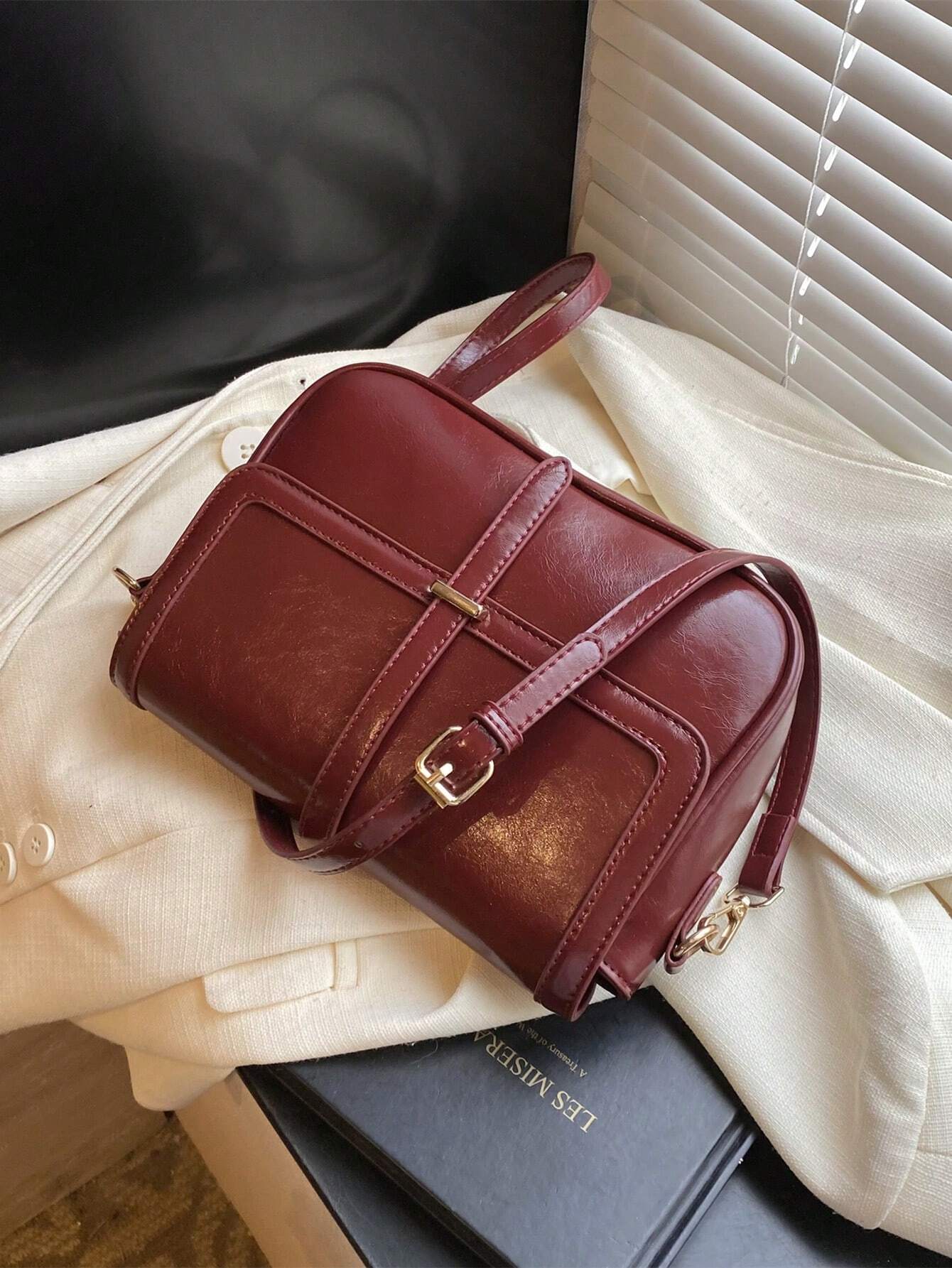 Lightweight,Business Casual Vintage Design Flap Square Bag shein
