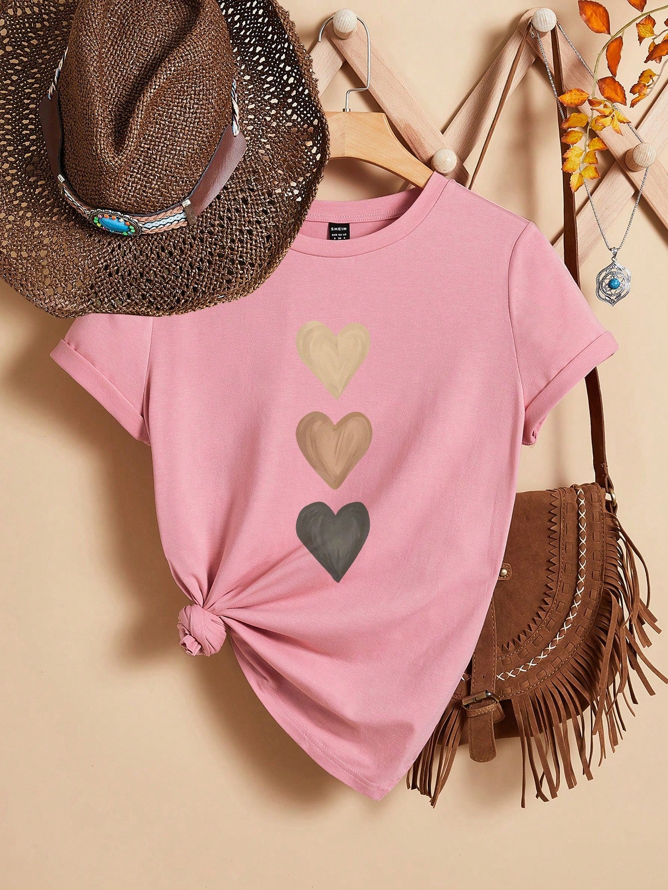 EMERY ROSE Casual Heart-Shaped Patterned Round Neck Women's Short Sleeve T-Shirt shein