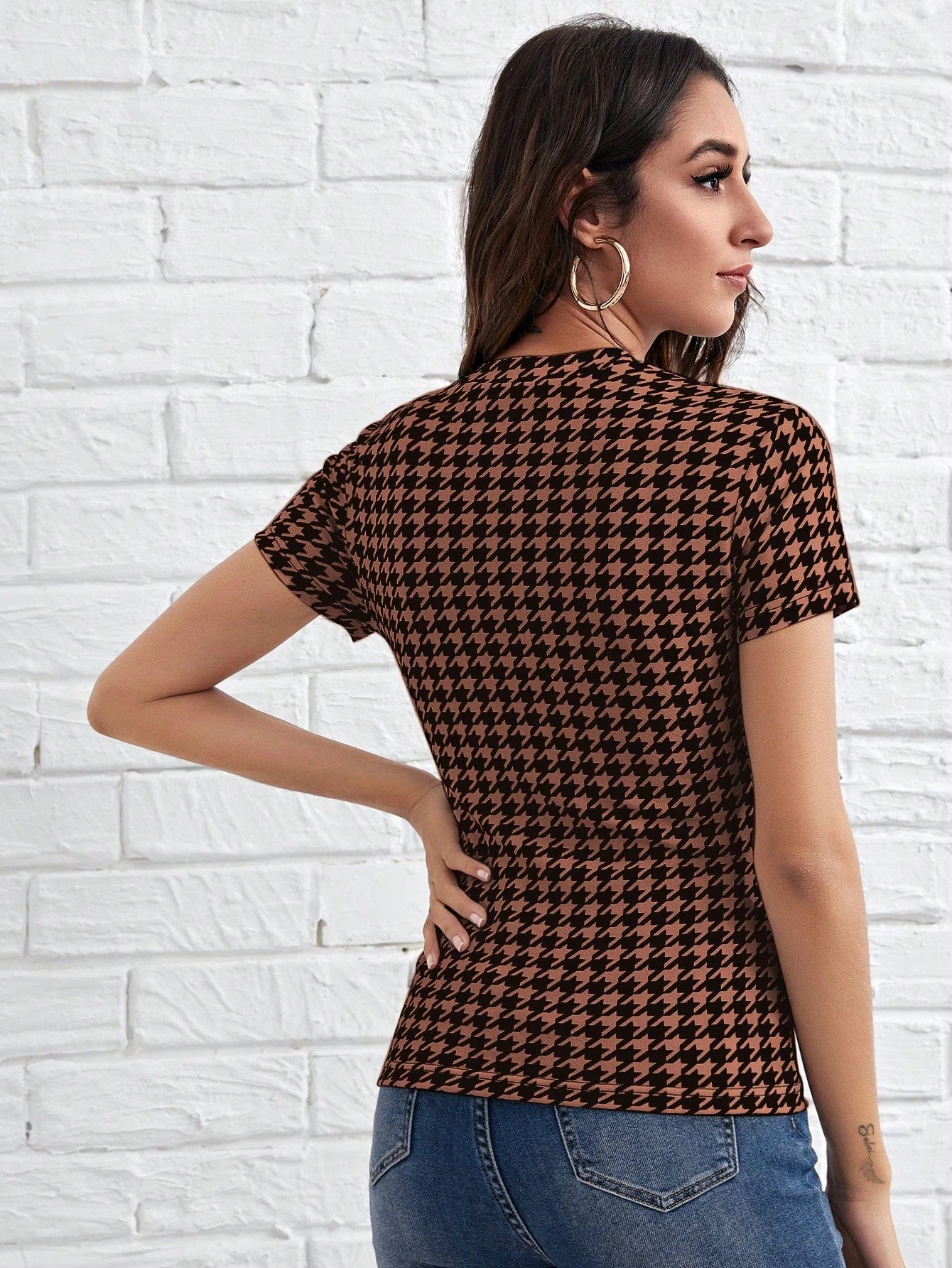 Clasi Houndstooth Print Short Sleeve Knit T-Shirt shein