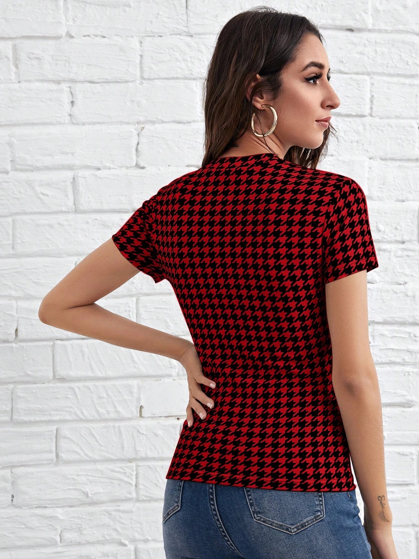 Clasi Houndstooth Print Short Sleeve Knit T-Shirt shein