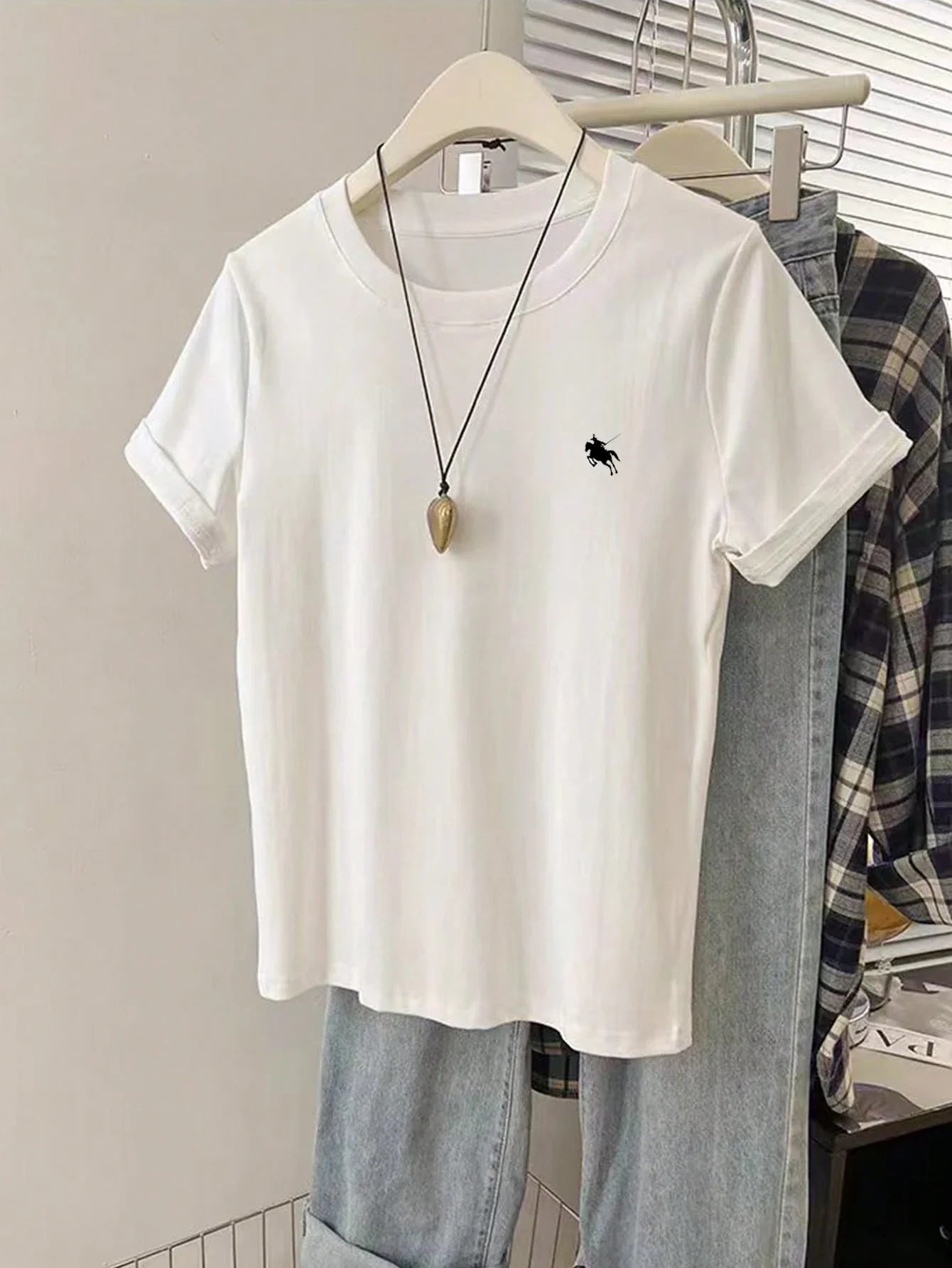 Women Graphic Embroidered Casual Comfortable Short Sleeve T-Shirt shein