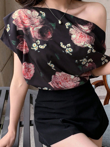 Women's Loose-Fit Blouse With All-Over Floral Print